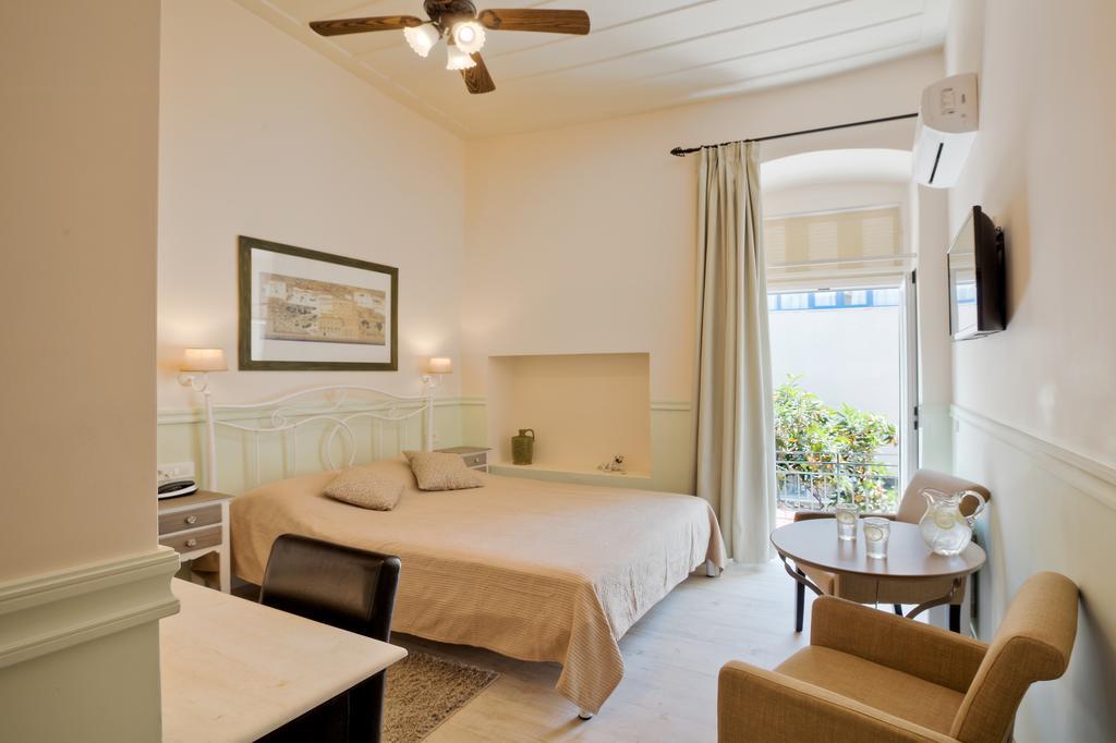 Omorfi Poli 3* Nafplio